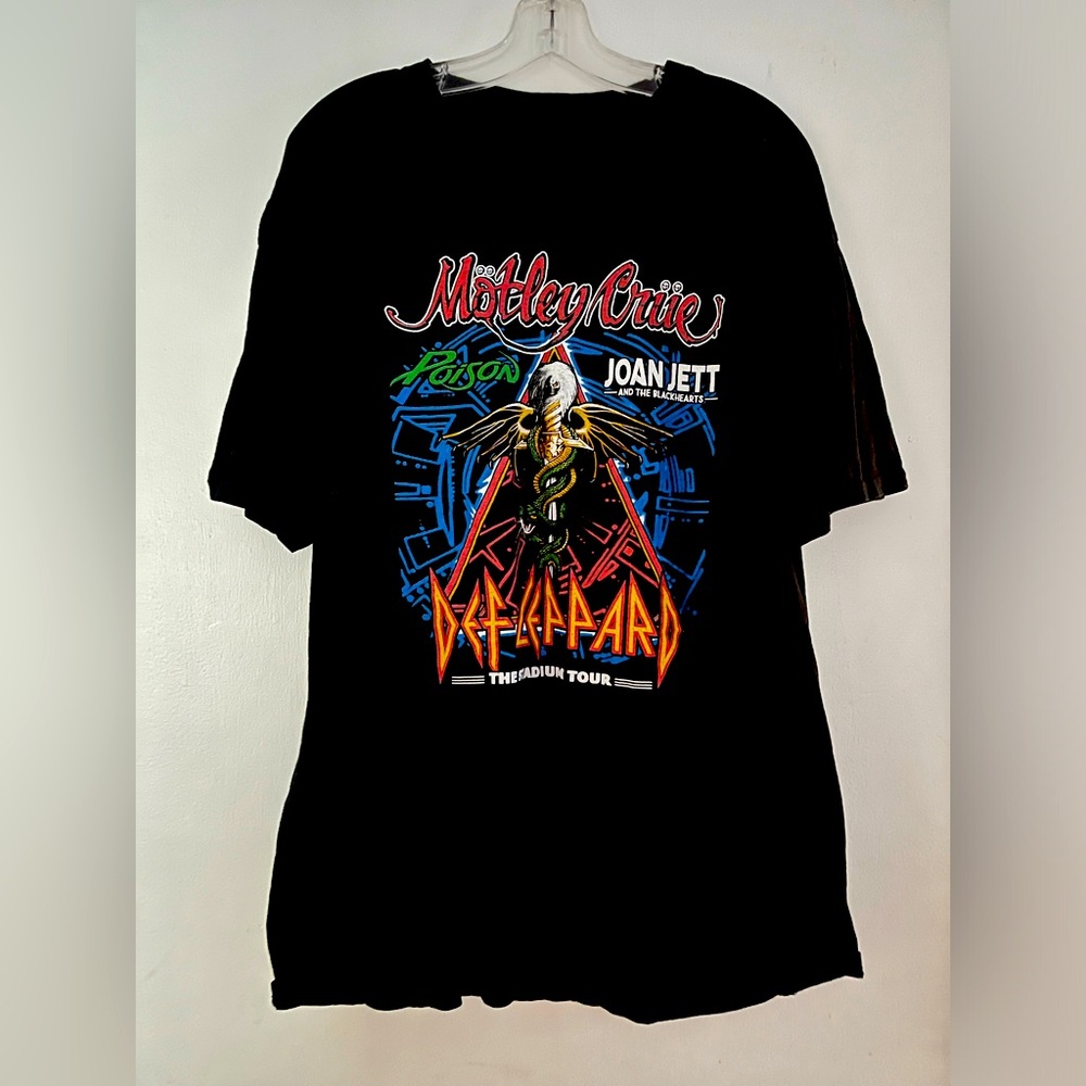 Men’s Black TShirt Motley Crew Concert (bought at concert in Jacksonville FL)